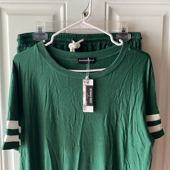 NWT. Dark Green 2 Piece Pajamas - Picture 4 of 11